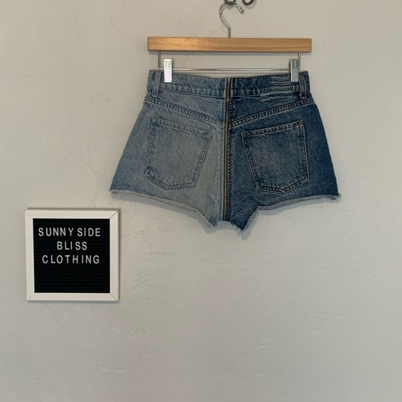 Revice Two Toned Denim Shorts with Wrap Around Zipper Size 26 - Picture 7 of 13